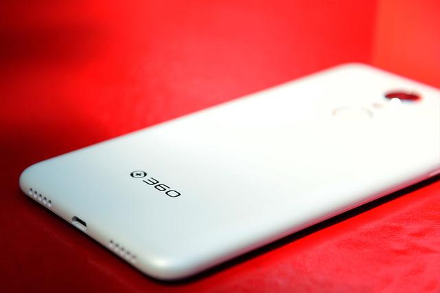 6d000050aff94a86ee1.jpg