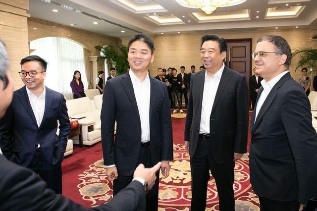 由劉強(qiáng)東現(xiàn)身想到曹操敗走華容道